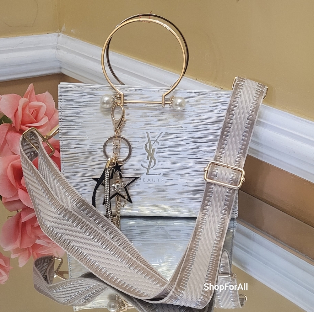 Yves Saint Laurent - Picture 5 of 16